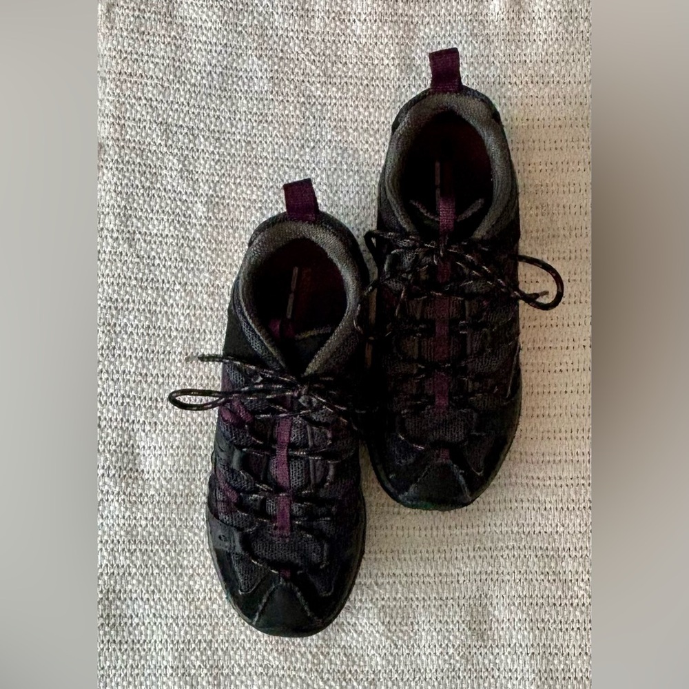 Merrill hiking shoes